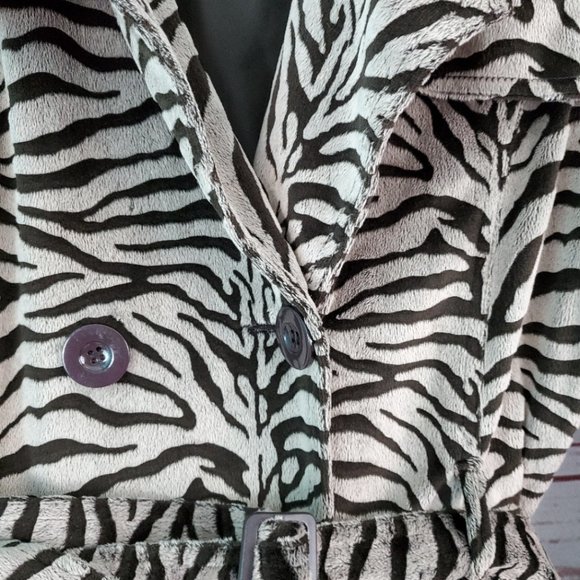 Loire NY Animal Zebra Print Furry Soft Trench Style Coat Jacket Belted  Medium - Picture 4 of 9